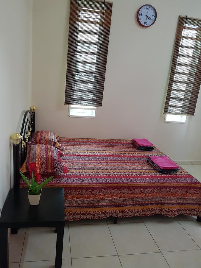 Lynn Homestay Алор Сетар Екстериор снимка